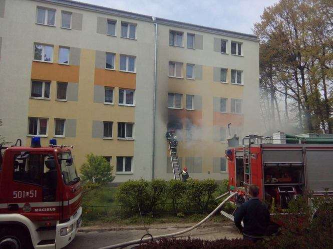 Pożar mieszkania na os. Sienkiewicza w Puławach