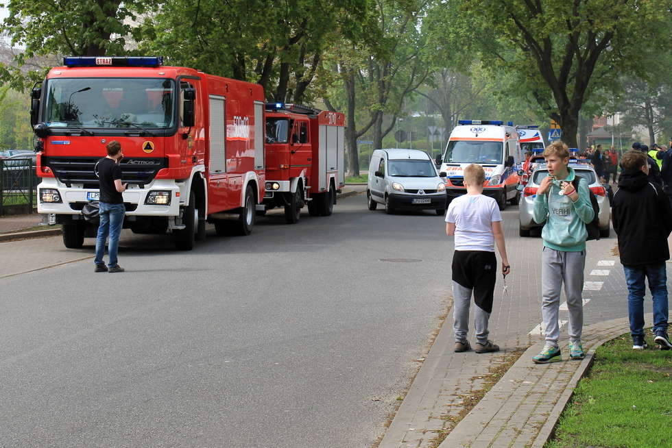  Pożar mieszkania na os. Sienkiewicza w Puławach (zdjęcie 4) - Autor: Radosław Szczęch