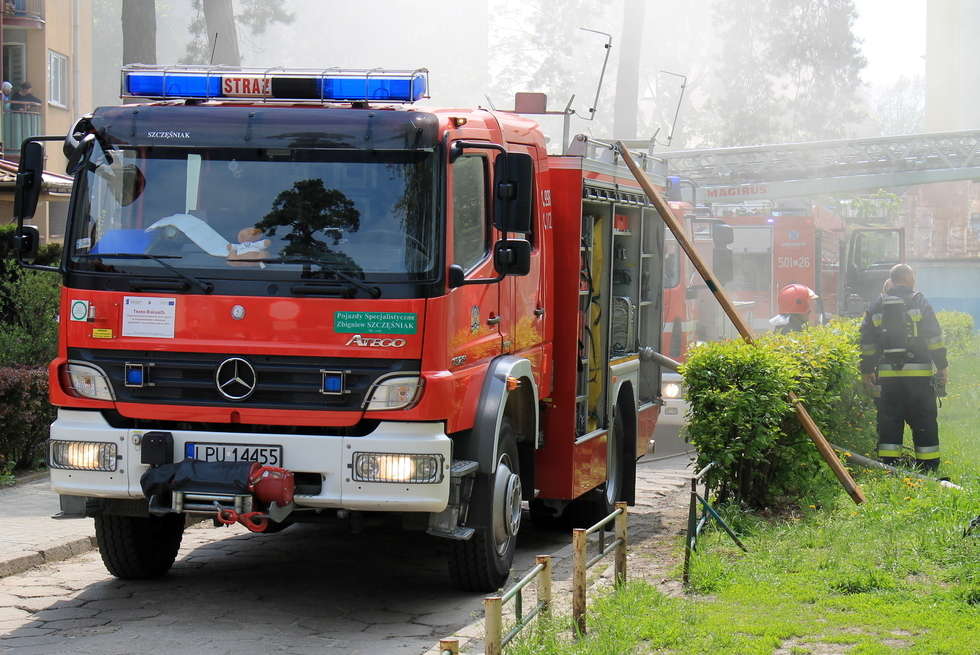  Pożar mieszkania na os. Sienkiewicza w Puławach (zdjęcie 5) - Autor: Radosław Szczęch