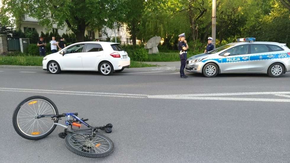 Wypadek na ul. Rymwida. Samochód potrącił rowerzystę (zdjęcie 1) - Autor: Grzegorz Rekiel