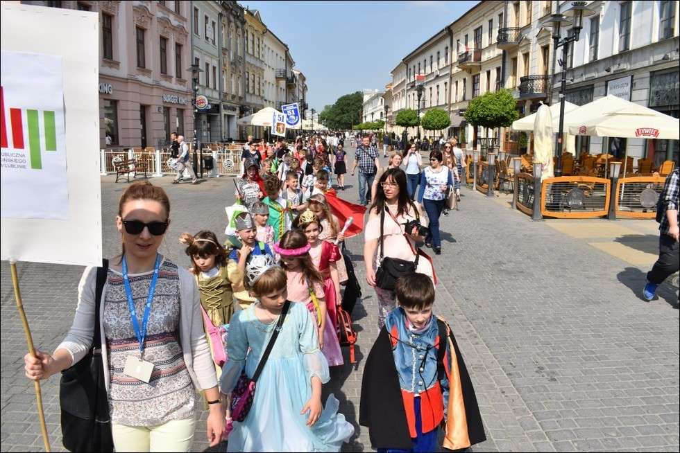  Parada czytelnicza w Lublinie (zdjęcie 16) - Autor: MBP Lublin