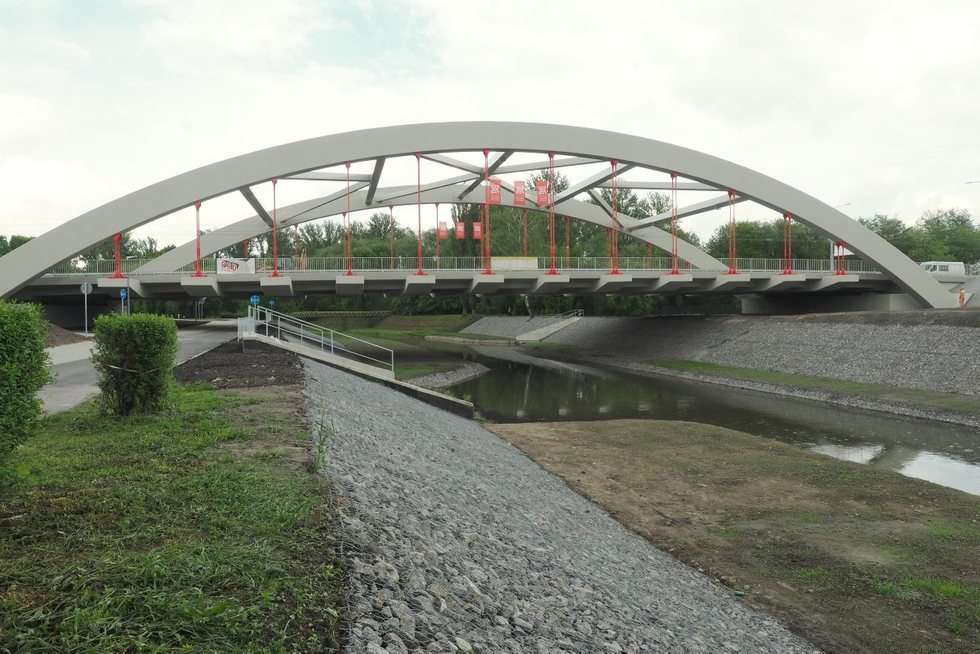  Jutro otwarcie mostu na Bystrzycy i wyremontowanej ul. Muzycznej (zdjęcie 7) - Autor: Maciej Kaczanowski