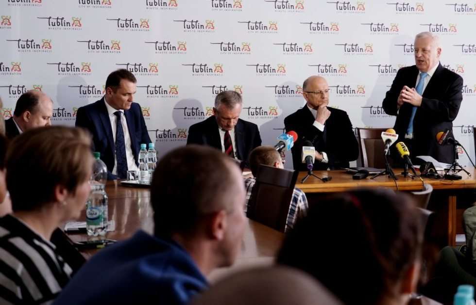  Spotkanie mieszkańców ul. Lubartowskiej z prezydentem Żukiem  (zdjęcie 2) - Autor: Dorota Awiorko