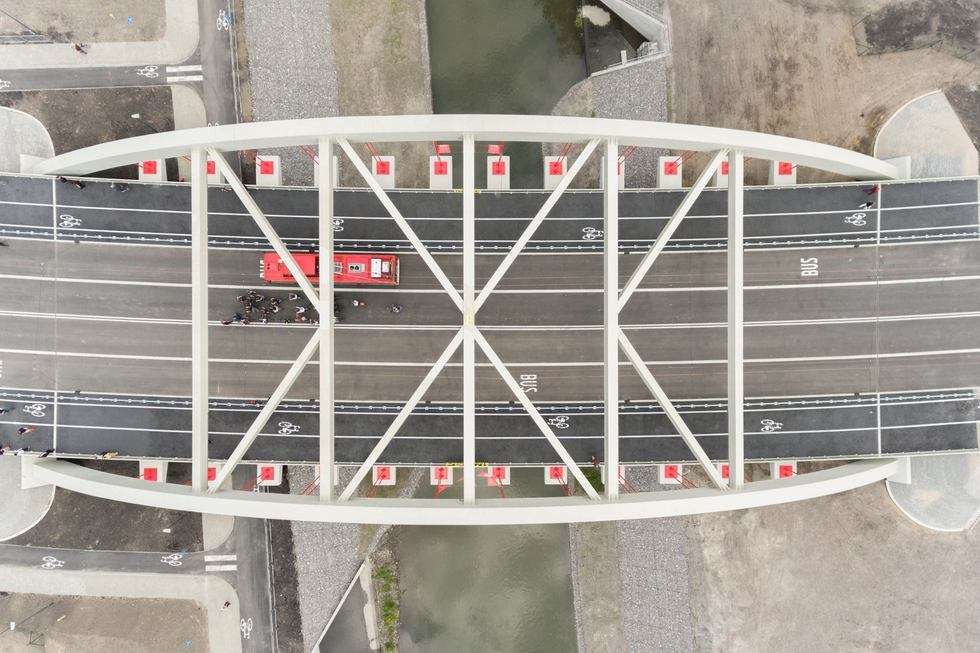  Ul. Muzyczna: Nowy most nad Bystrzycą. Zdjęcia z drona (zdjęcie 5) - Autor: Jakub Mróz / dronoff.pl
