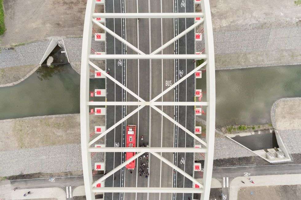  Ul. Muzyczna: Nowy most nad Bystrzycą. Zdjęcia z drona (zdjęcie 2) - Autor: Jakub Mróz / dronoff.pl