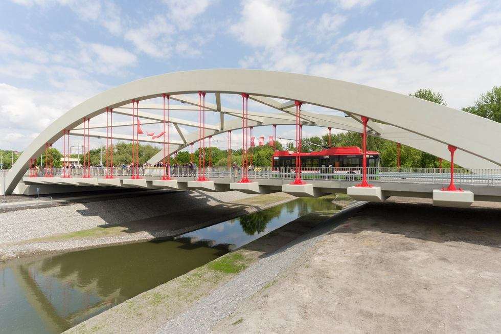  Ul. Muzyczna: Nowy most nad Bystrzycą. Zdjęcia z drona (zdjęcie 7) - Autor: Jakub Mróz / dronoff.pl