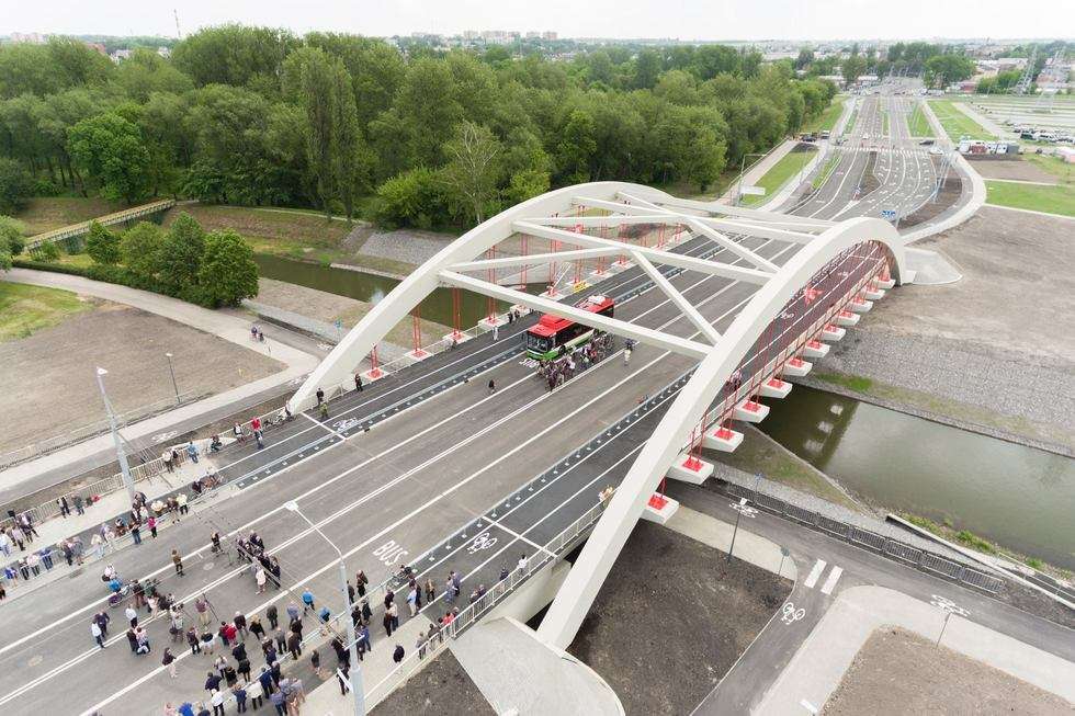  Ul. Muzyczna: Nowy most nad Bystrzycą. Zdjęcia z drona (zdjęcie 4) - Autor: Jakub Mróz / dronoff.pl
