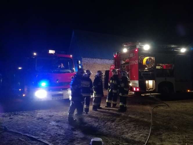Pożar domu w miejscowości Płouszowice-Kolonia - Autor: KM PSP Lublin