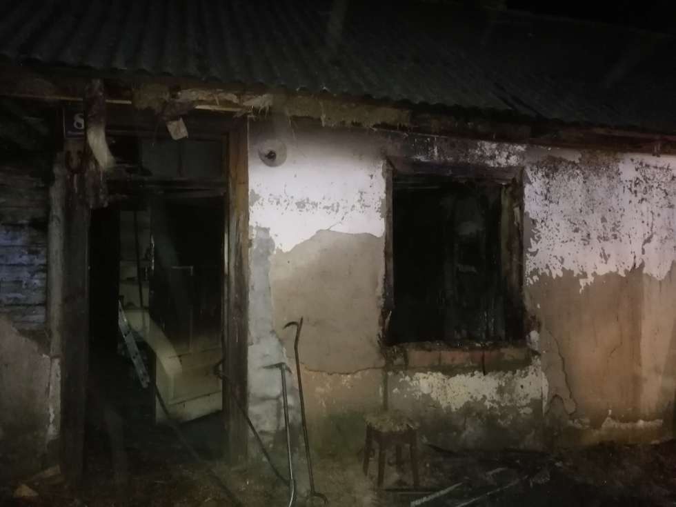  Pożar domu w miejscowości Płouszowice-Kolonia (zdjęcie 2) - Autor: KM PSP Lublin