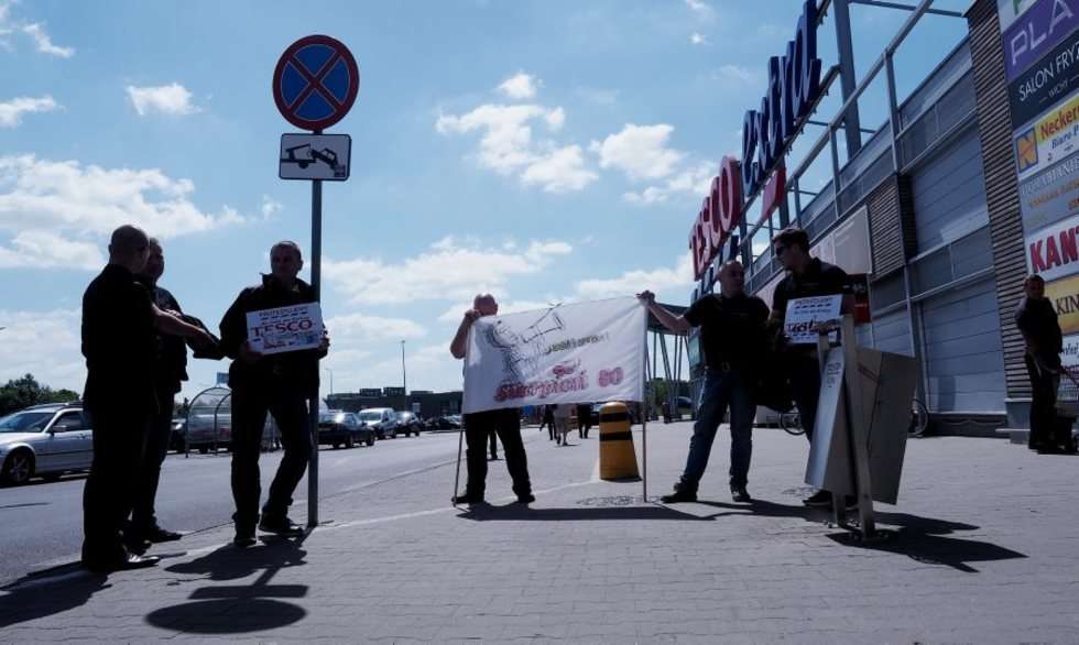  Protest pracowników Tesco  (zdjęcie 6) - Autor: Dorota Awiorko