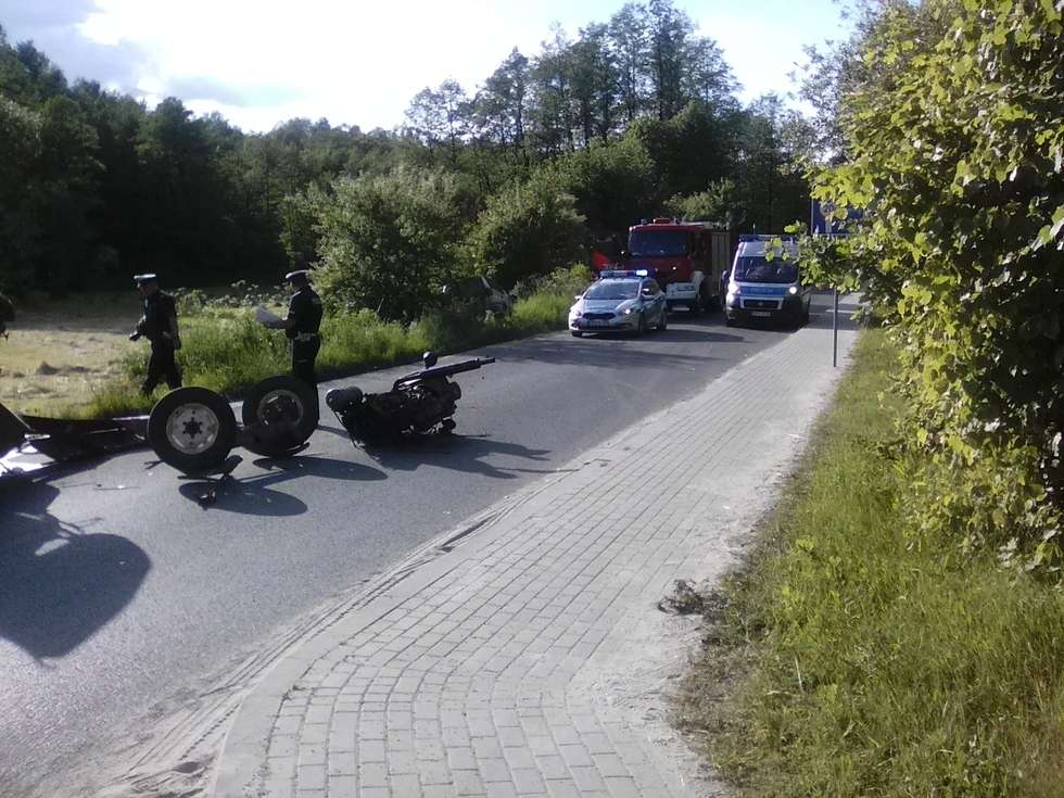  Kiełczewice Górne. Wypadek z udziałem ciągnika (zdjęcie 2) - Autor: Piotr Rzetelski