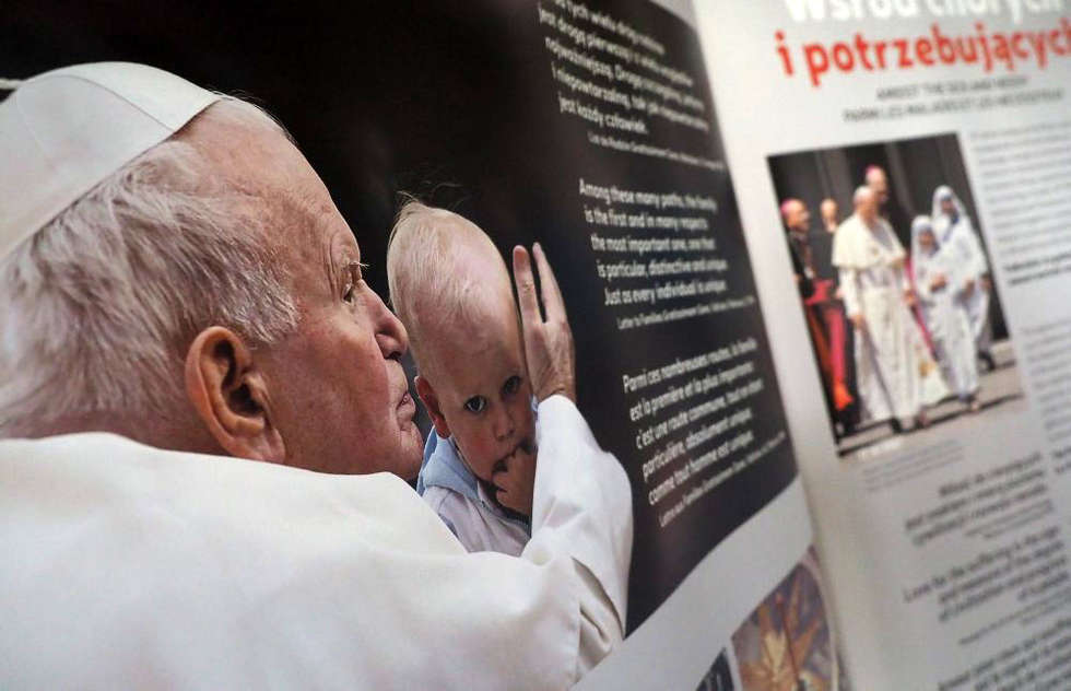  Wystawa papieska na KUL (zdjęcie 14) - Autor: Wojciech Nieśpiałowski