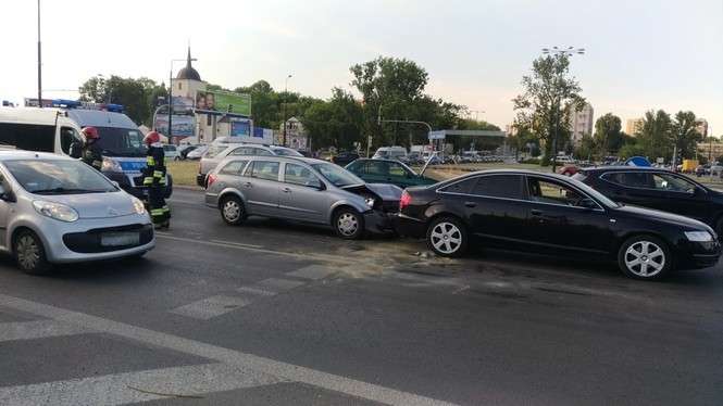Wypadek na rondzie Dmowskiego w Lublinie