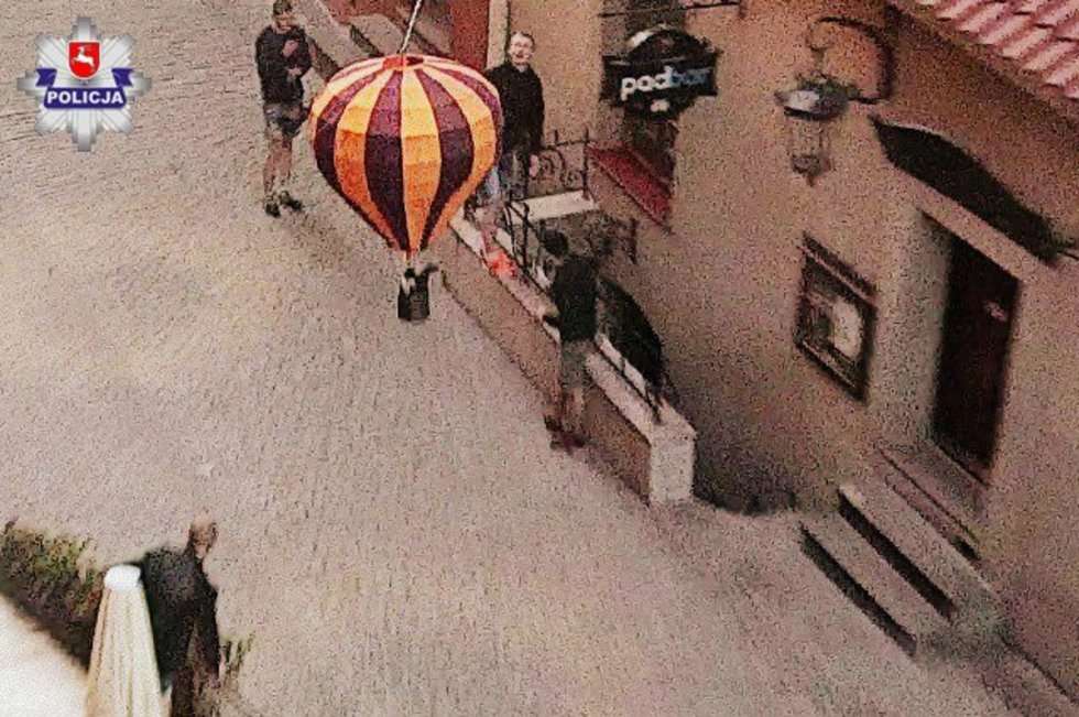  Ukradli kosze z balonów nad ul. Grodzką  - Autor: Policja