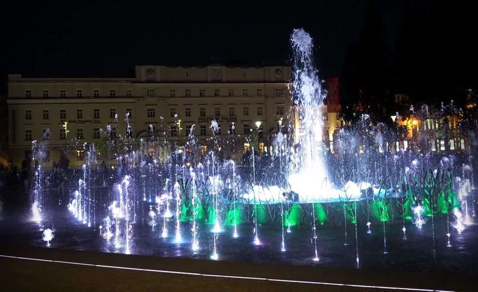  Nowa fontanna na placu Litewskim   - Autor: Wojciech Nieśpiałowski