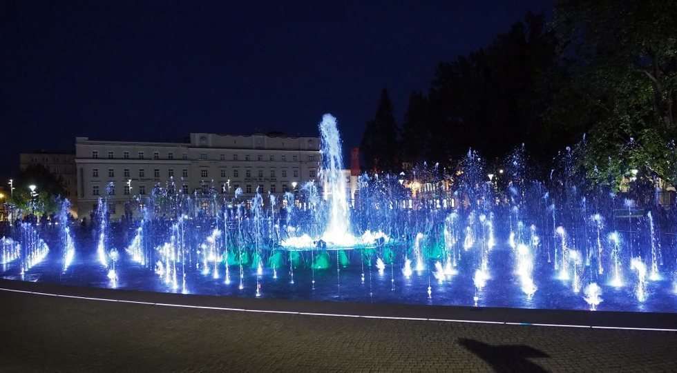  Nowa fontanna na placu Litewskim  (zdjęcie 9) - Autor: Wojciech Nieśpiałowski