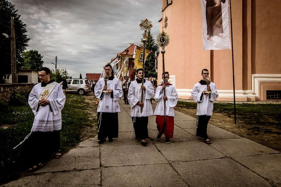  Uroczystości odpustowe ku czci św. Antoniego w Radecznicy (zdjęcie 212) - Autor: Andrzej Mikulski