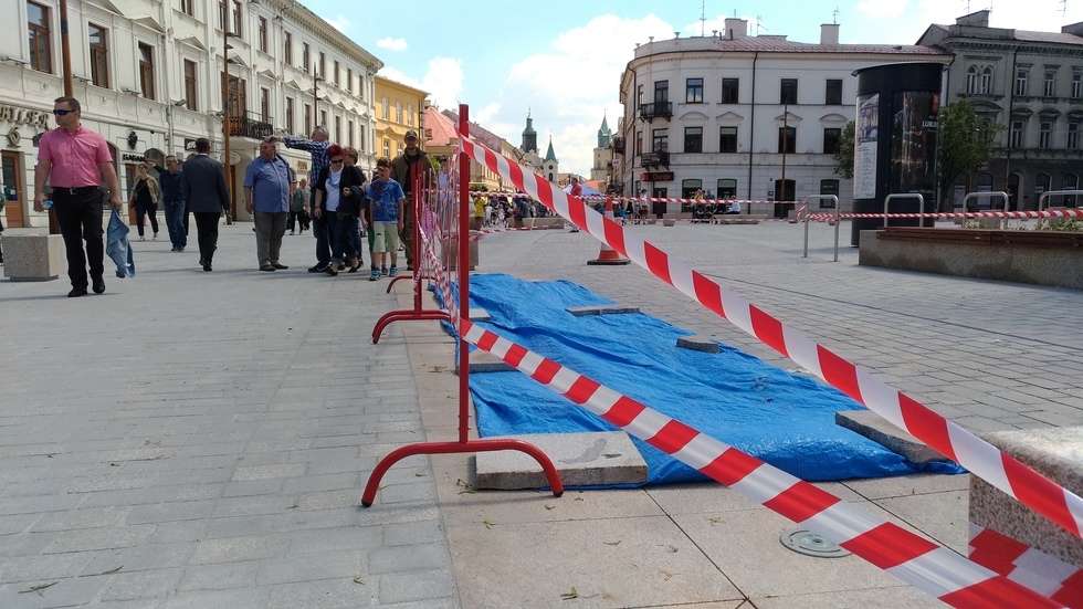  Zniszczona fontanna na placu Litewskim w Lublinie (zdjęcie 3) - Autor: Daniel Drob