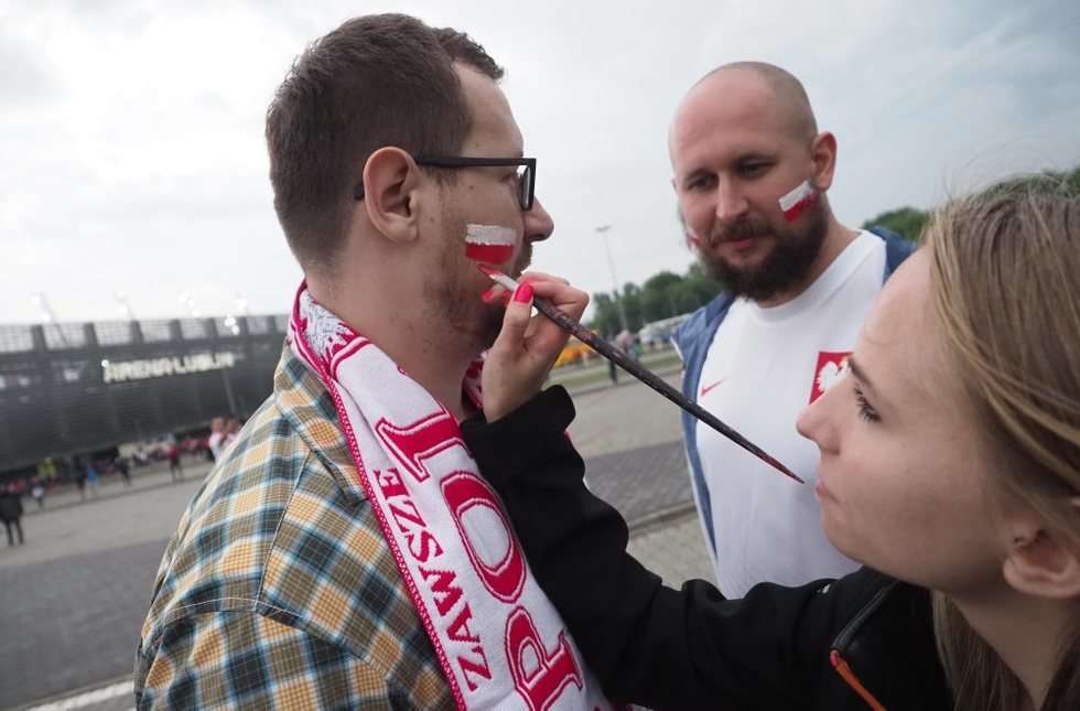  Kibice przed meczem Polska - Słowacja (zdjęcie 7) - Autor: Wojciech Nieśpiałowski