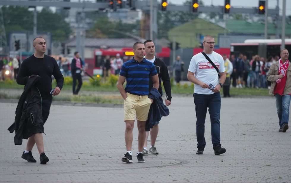  Kibice przed meczem Polska - Słowacja (zdjęcie 25) - Autor: Wojciech Nieśpiałowski