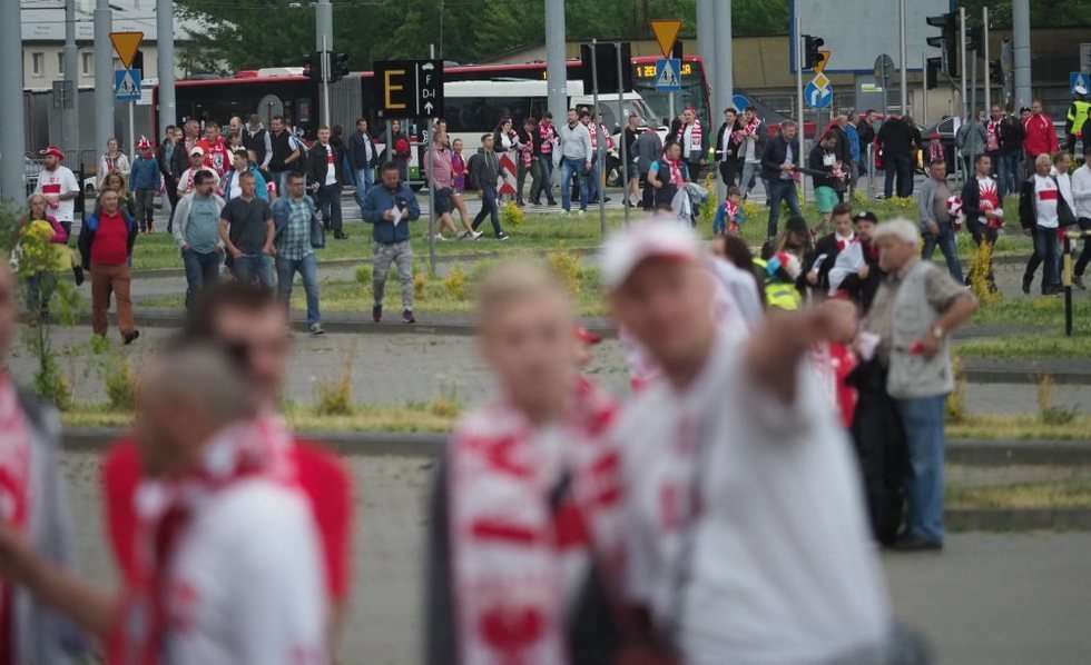  Kibice przed meczem Polska - Słowacja (zdjęcie 21) - Autor: Wojciech Nieśpiałowski