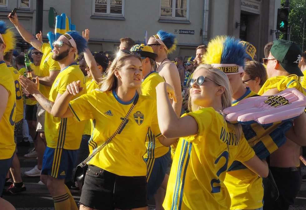  Kibice ze Szwecji bawią się w Lublinie (zdjęcie 2) - Autor: Maciej Kaczanowski