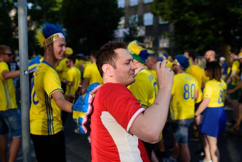 Kibice Szwecji i Polski przed meczem (zdjęcie 75) - Autor: Andrzej Mikulski