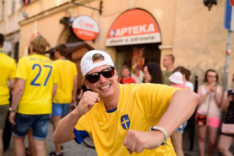  Kibice Szwecji i Polski przed meczem (zdjęcie 9) - Autor: Andrzej Mikulski
