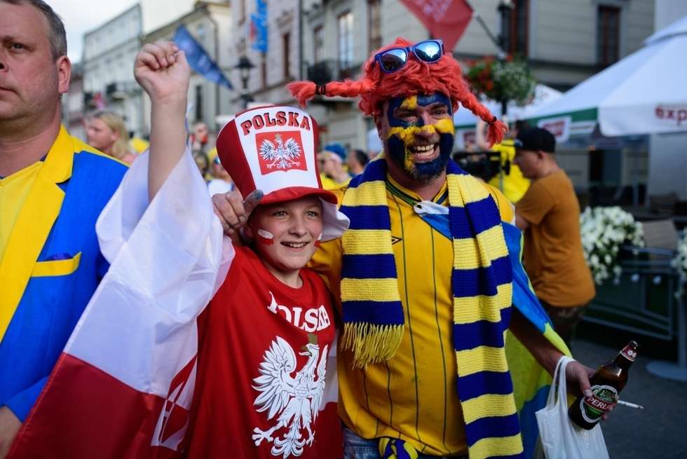  Kibice Szwecji i Polski przed meczem (zdjęcie 33) - Autor: Andrzej Mikulski