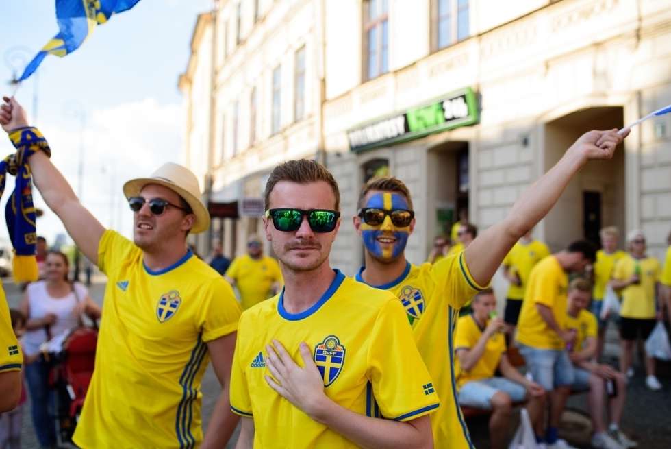  Kibice Szwecji i Polski przed meczem (zdjęcie 16) - Autor: Andrzej Mikulski
