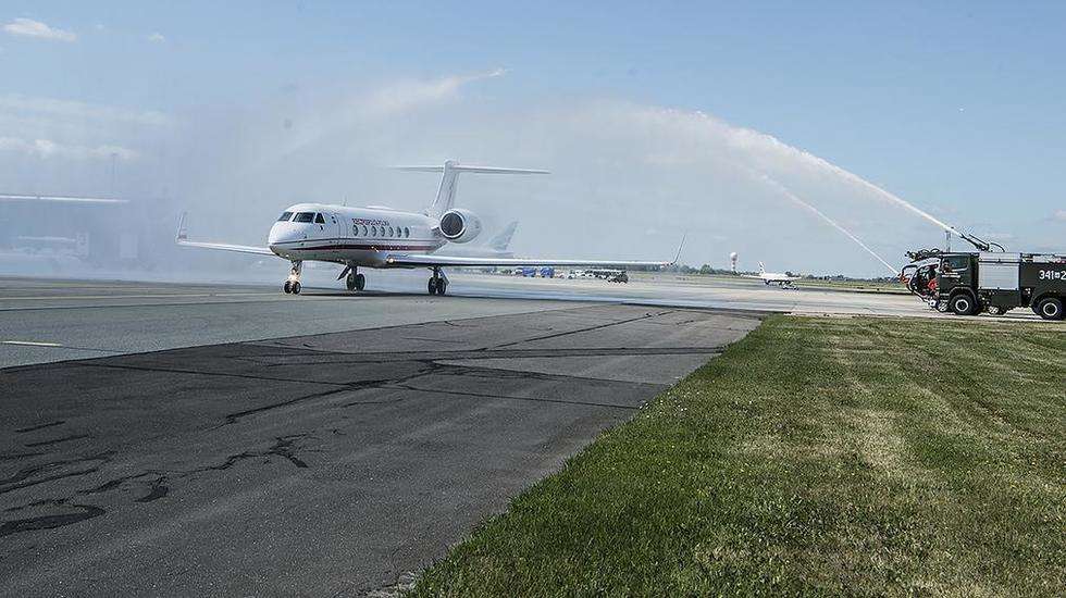  Nowy rządowy samolot Gulfstream G550 wylądował na Okęciu (zdjęcie 1) - Autor: ppor. Robert Suchy(CO MON)