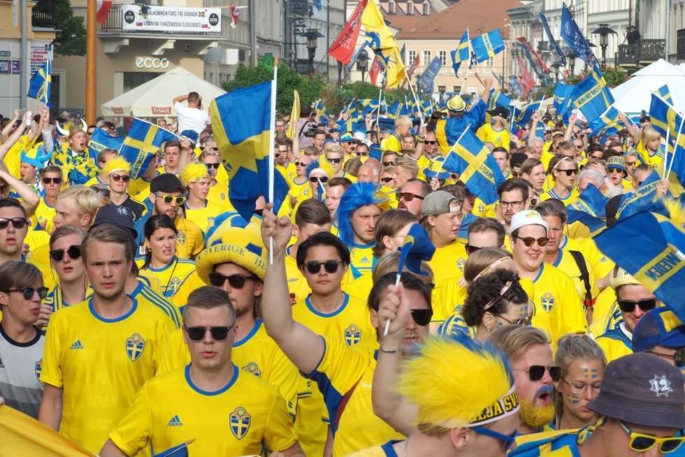   Szwedzcy kibice znów przeszli przez miasto  (zdjęcie 13) - Autor: Maciej Kaczanowski