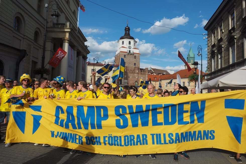   Szwedzcy kibice znów przeszli przez miasto  (zdjęcie 37) - Autor: Maciej Kaczanowski