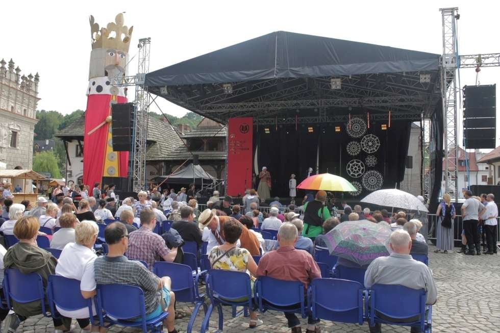  Festiwal Kapel i Śpiewaków Ludowych w Kazimierzu Dolnym (zdjęcie 16) - Autor: Katarzyna Gurmińska