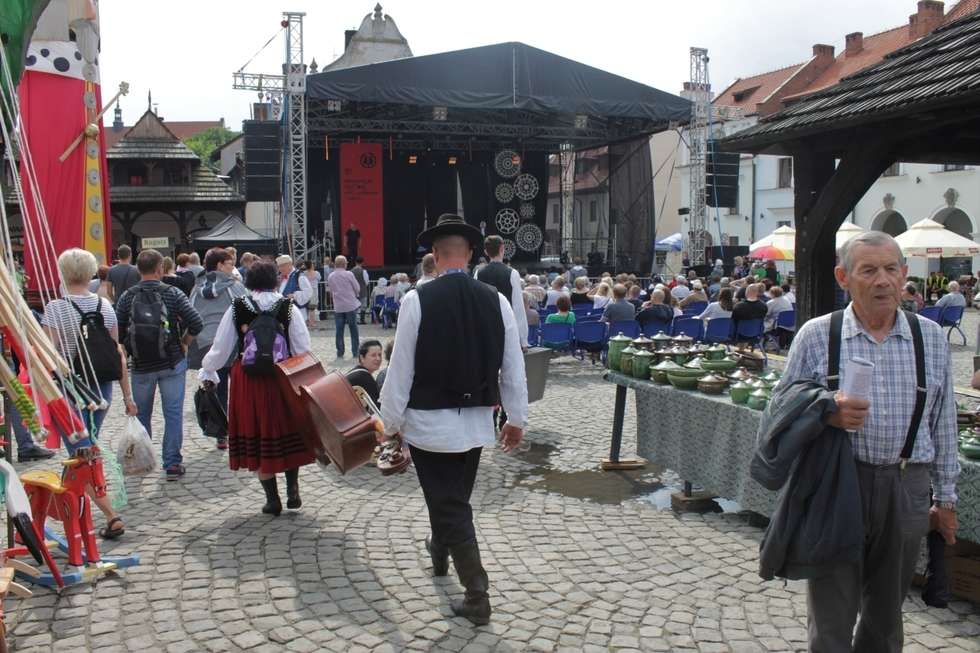  Festiwal Kapel i Śpiewaków Ludowych w Kazimierzu Dolnym (zdjęcie 64) - Autor: Katarzyna Gurmińska