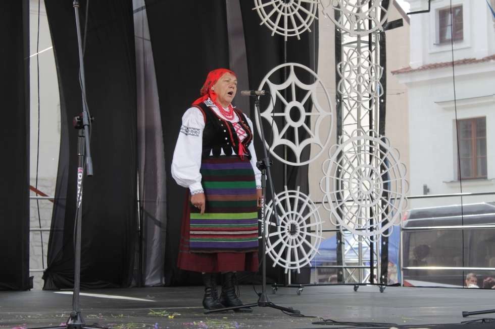  Festiwal Kapel i Śpiewaków Ludowych w Kazimierzu Dolnym (zdjęcie 46) - Autor: Katarzyna Gurmińska