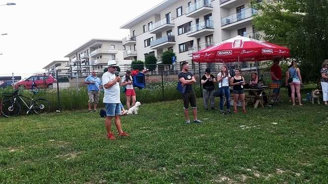 Piknik kynologiczny na psim wybiegu na Czechowie