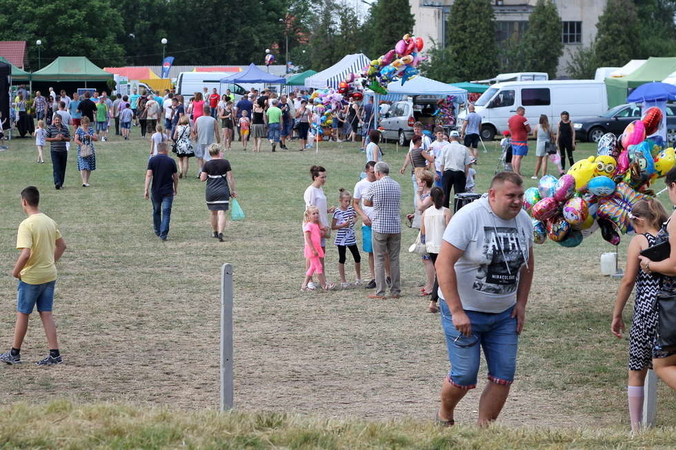  Rolnicy bawili się na placu LODR  - Autor: Radosław Szczęch