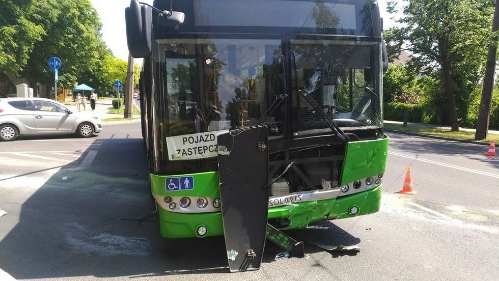  Wypadek trolejbusu na Drodze Męczenników Majdanka (zdjęcie 5) - Autor: Grzegorz Rekiel