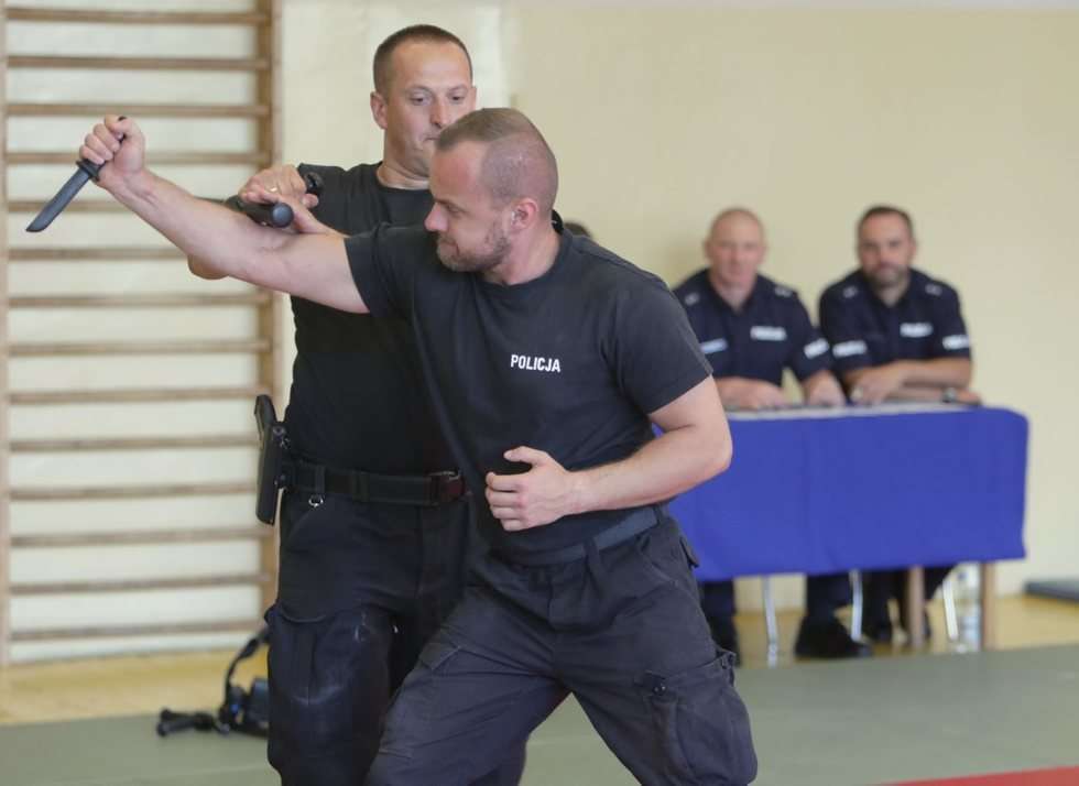  Turniej policyjnych par patrolowych (zdjęcie 2) - Autor: Maciej Kaczanowski