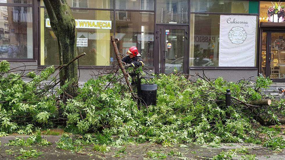  Burza w Lublinie: Połamane drzewa, zalane budynki (zdjęcie 90) - Autor: Łukasz Dudkowski