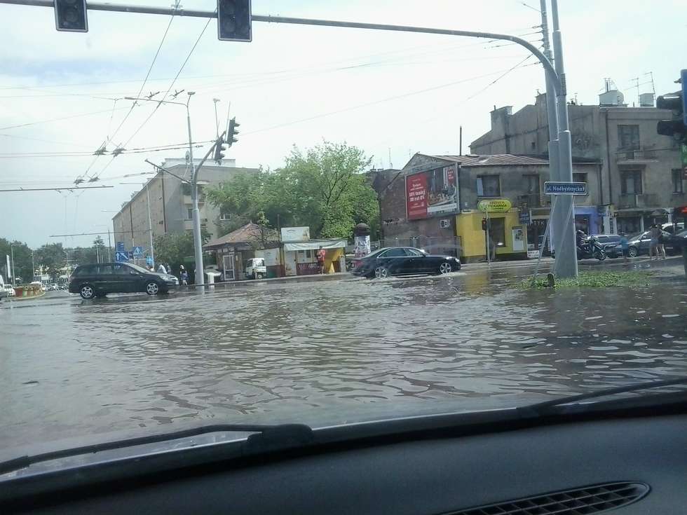  Burza w Lublinie: Połamane drzewa, zalane budynki (zdjęcie 3) - Autor: Bartłomiej Mazurek