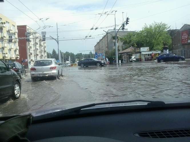 Burza w Lublinie: Połamane drzewa, zalane budynki - Autor: Bartłomiej Mazurek