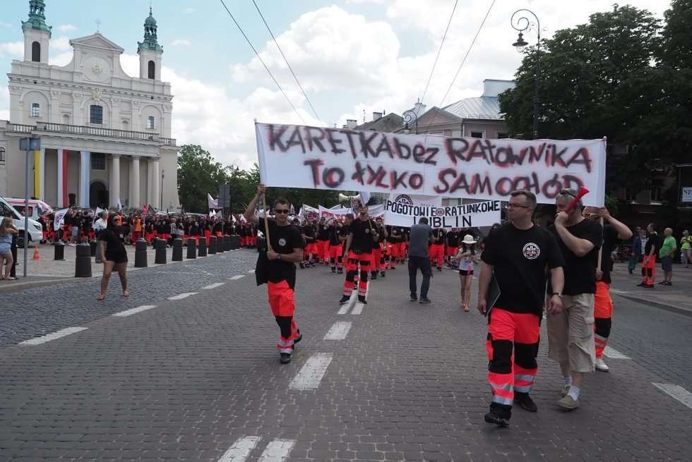  Protest ratowników medycznych w Lublinie (zdjęcie 16) - Autor: Wojciech Nieśpiałowski
