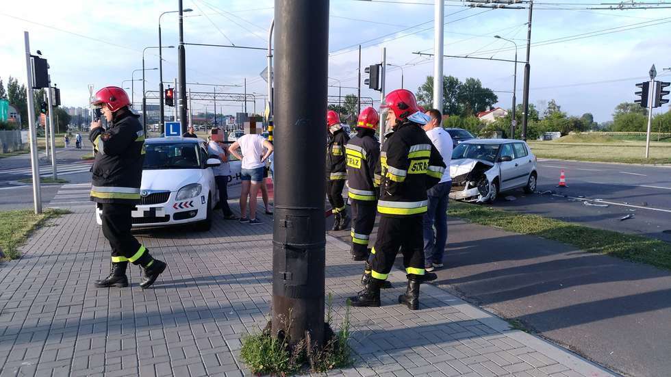  Wypadek na skrzyżowaniu ul. Zamojskiej i al. Unii Lubelskiej (zdjęcie 4) - Autor: Paweł Buczkowski
