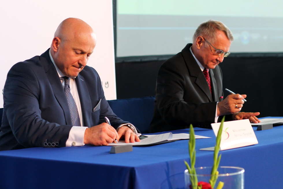  Umowa podpisana, hala z rządowym dofinansowaniem (zdjęcie 6) - Autor: Radosław Szczęch