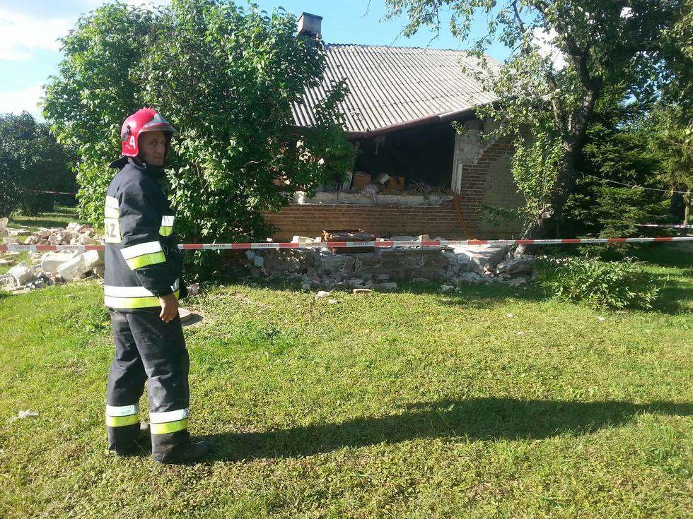  Wybuch gazu zniszczył pół domu w Boduszynie (zdjęcie 2) - Autor: Agnieszka Antoń-Jucha