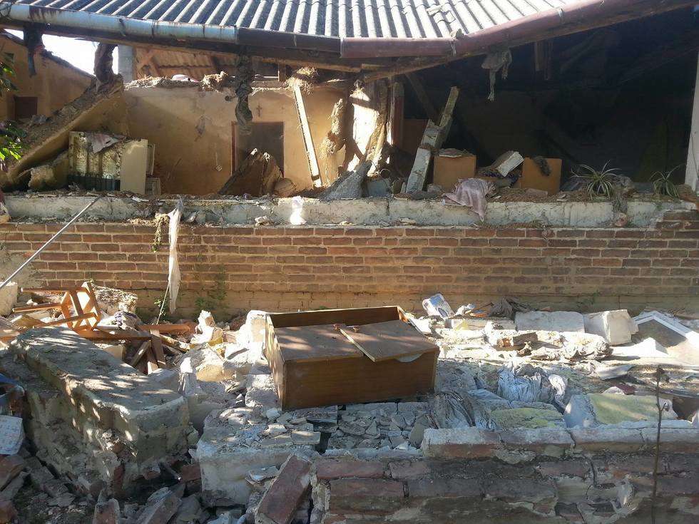  Wybuch gazu zniszczył pół domu w Boduszynie (zdjęcie 1) - Autor: Agnieszka Antoń-Jucha