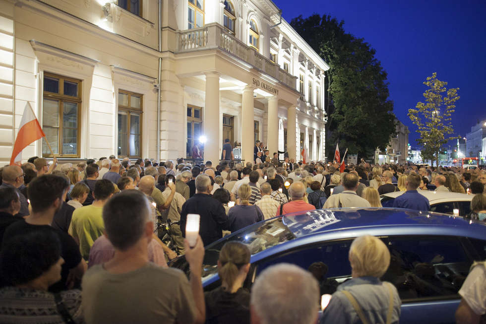  Protest przeciwko zmianom w sądownictwie (zdjęcie 15) - Autor: Jacek Szydłowski