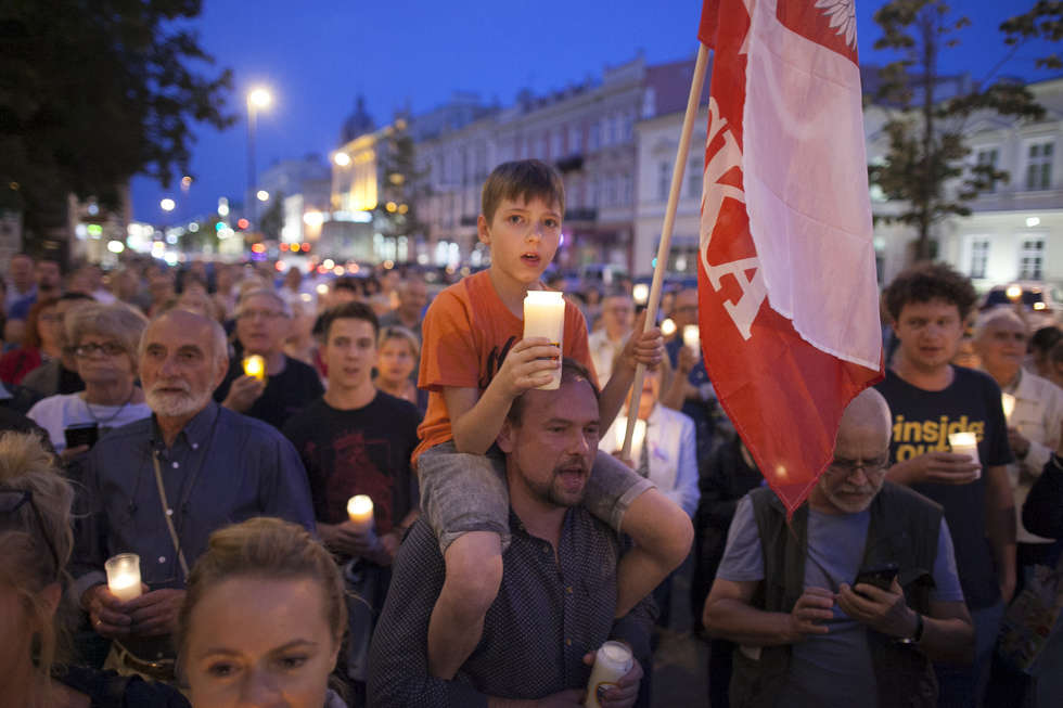  Protest przeciwko zmianom w sądownictwie (zdjęcie 20) - Autor: Jacek Szydłowski